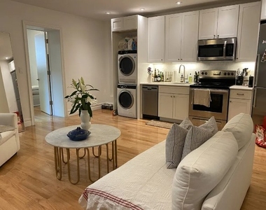 149 East 61st Street - Photo Thumbnail 2