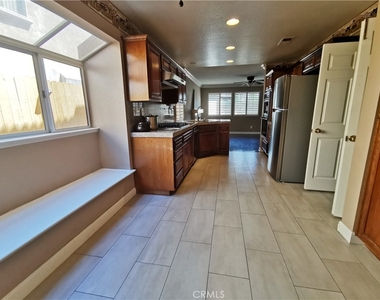 11539 Lancaster Way - Photo Thumbnail 9