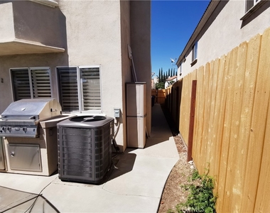 11539 Lancaster Way - Photo Thumbnail 28