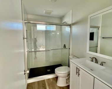 35 San Benito Avenue - Photo Thumbnail 7
