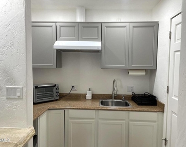 710 S La Luna Avenue - Photo Thumbnail 5