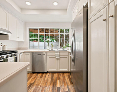 664 Holly Avenue - Photo Thumbnail 13