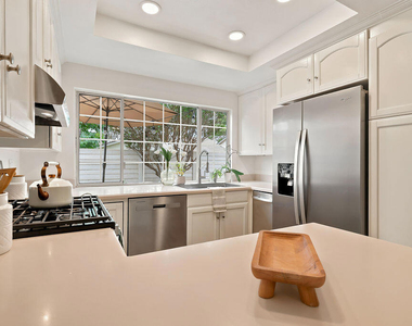 664 Holly Avenue - Photo Thumbnail 15