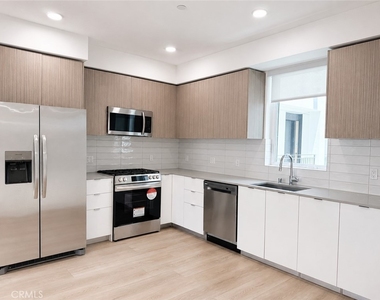 12078 Guerin Street - Photo Thumbnail 2