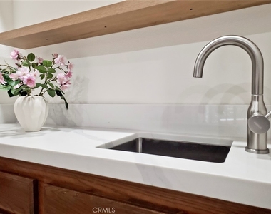 5345 White Oak Avenue - Photo Thumbnail 18