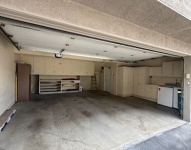 5345 White Oak Avenue - Photo Thumbnail 12