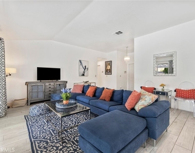 1479 E Francis Drive - Photo Thumbnail 4