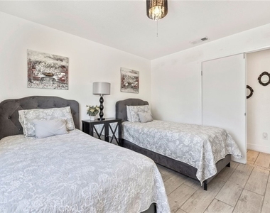 1479 E Francis Drive - Photo Thumbnail 15