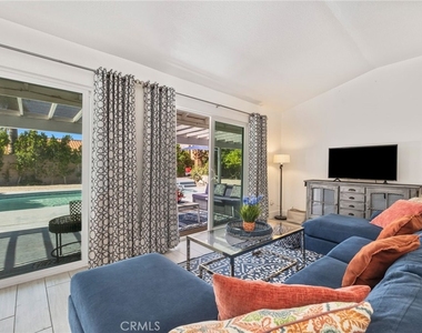 1479 E Francis Drive - Photo Thumbnail 5