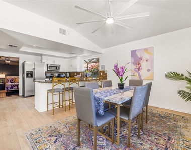 1489 E Francis Drive - Photo Thumbnail 7
