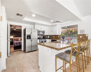 1489 E Francis Drive - Photo Thumbnail 8