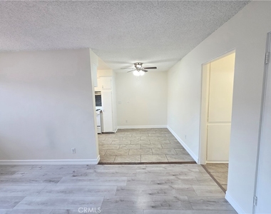 15436 Vanowen - Photo Thumbnail 7