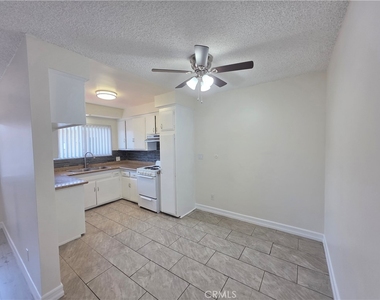 15436 Vanowen - Photo Thumbnail 2