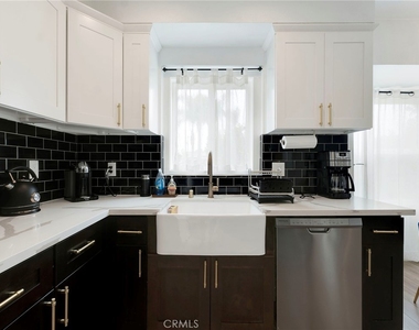 1021 E 65th Street - Photo Thumbnail 14