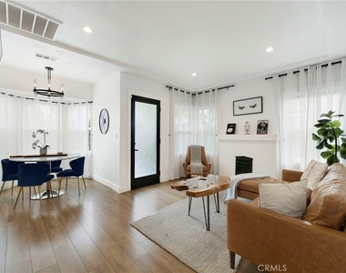 1021 E 65th Street - Photo Thumbnail 9