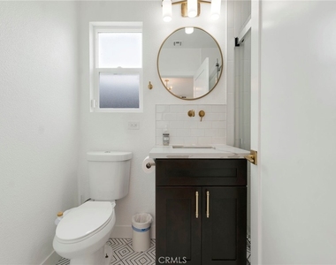 1021 E 65th Street - Photo Thumbnail 24