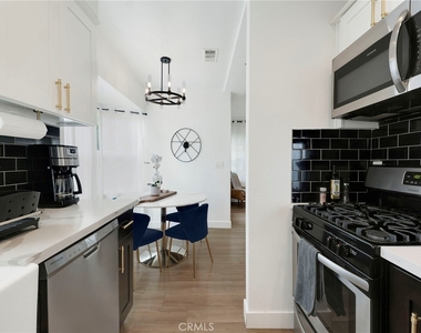1021 E 65th Street - Photo Thumbnail 15