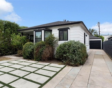 1021 E 65th Street - Photo Thumbnail 4