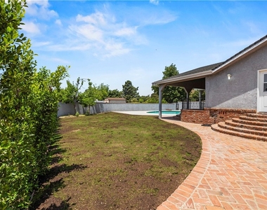 9141 Wheatland Ave - Photo Thumbnail 23