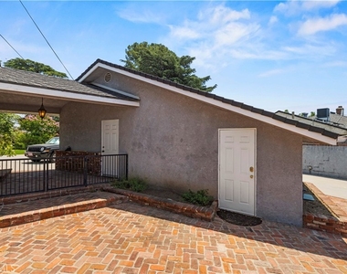 9141 Wheatland Ave - Photo Thumbnail 22