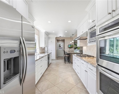 9141 Wheatland Ave - Photo Thumbnail 13