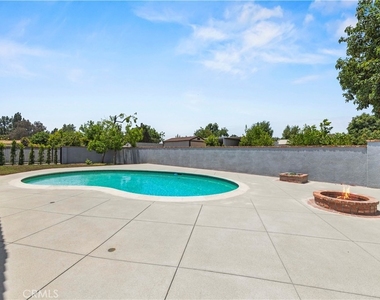 9141 Wheatland Ave - Photo Thumbnail 32