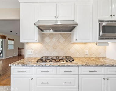 9141 Wheatland Ave - Photo Thumbnail 12