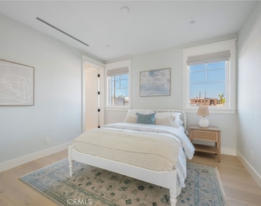 153 Granada Avenue - Photo Thumbnail 41