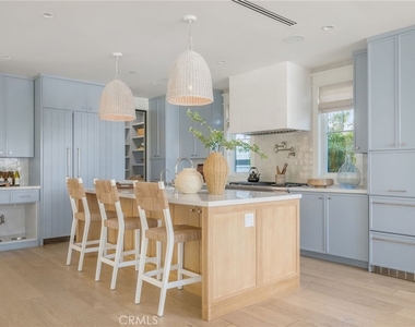153 Granada Avenue - Photo Thumbnail 12