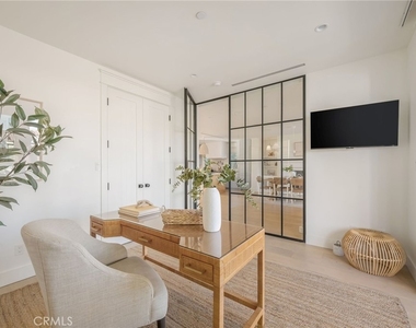153 Granada Avenue - Photo Thumbnail 6