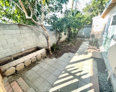 3313 Adriatic Avenue - Photo Thumbnail 14