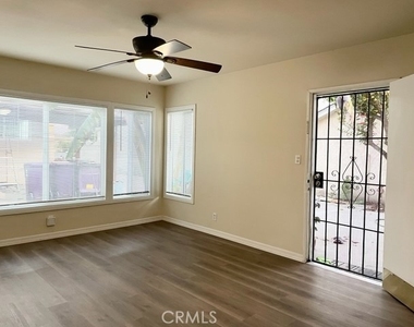 3313 Adriatic Avenue - Photo Thumbnail 2
