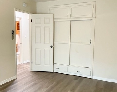 3313 Adriatic Avenue - Photo Thumbnail 10