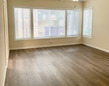 3313 Adriatic Avenue - Photo Thumbnail 1