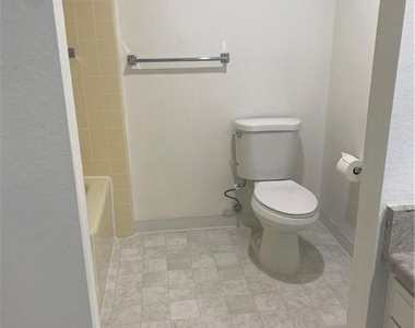 367 Avenida Castilla - Photo Thumbnail 6
