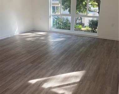 367 Avenida Castilla - Photo Thumbnail 9