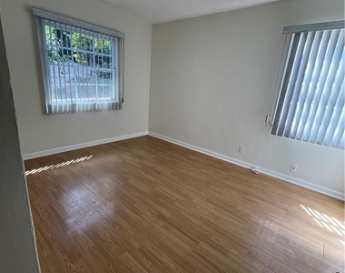 14261 Cedarwood - Photo Thumbnail 5