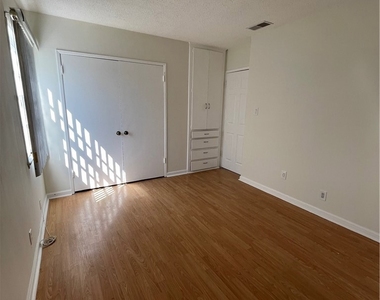 14261 Cedarwood - Photo Thumbnail 9