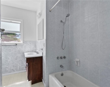 14261 Cedarwood - Photo Thumbnail 8