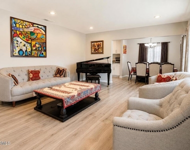 7330 Satsuma Avenue - Photo Thumbnail 17