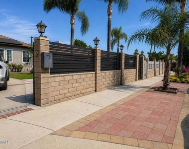 7330 Satsuma Avenue - Photo Thumbnail 3