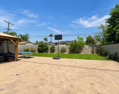7330 Satsuma Avenue - Photo Thumbnail 27