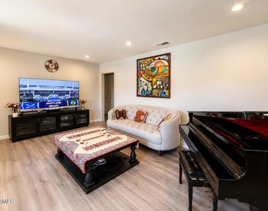 7330 Satsuma Avenue - Photo Thumbnail 19