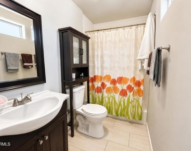 7330 Satsuma Avenue - Photo Thumbnail 16