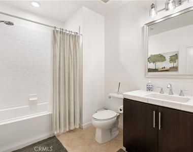 21 Gramercy - Photo Thumbnail 12