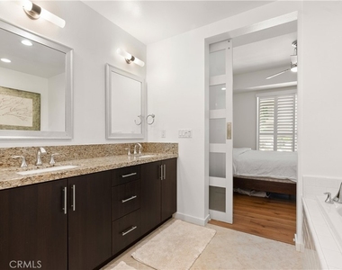 21 Gramercy - Photo Thumbnail 16