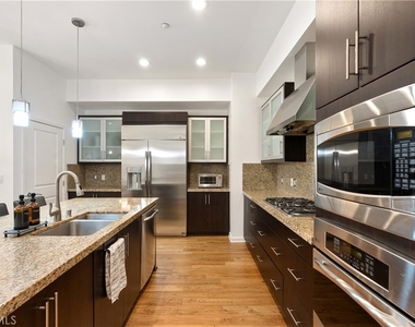 21 Gramercy - Photo Thumbnail 6