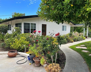 352 West Road - Photo Thumbnail 1
