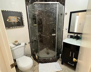 352 West Road - Photo Thumbnail 10