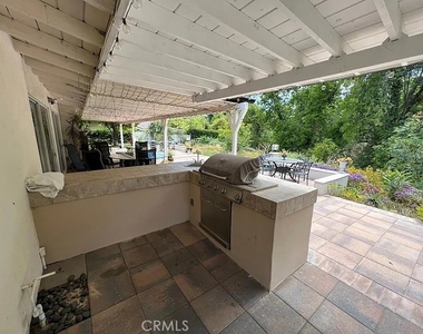 352 West Road - Photo Thumbnail 16